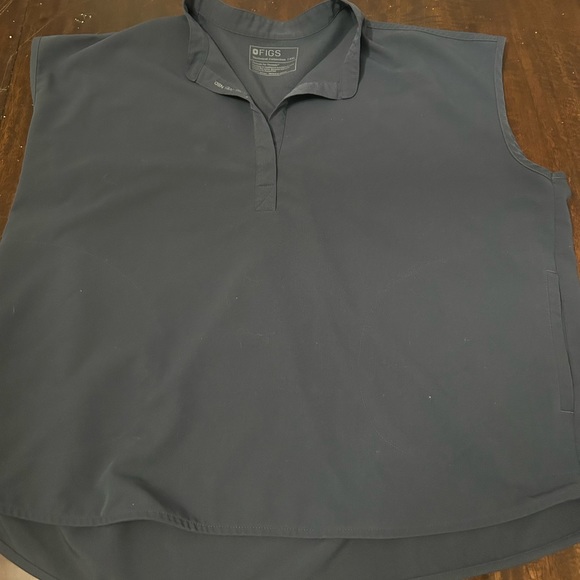 Figs Other - Fig scrub set XXL and matching pants that are straight leg with a slit flare